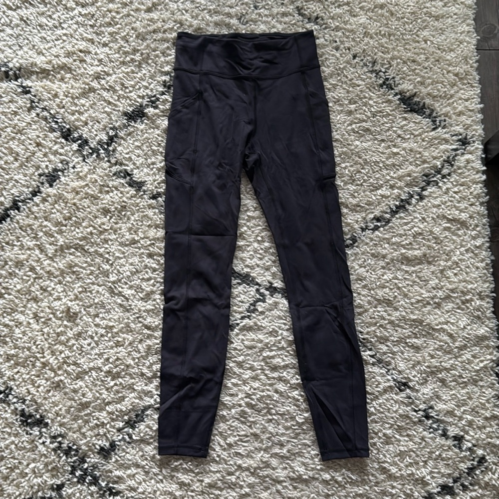 Lululemon Invigorate leggings 28” in Black